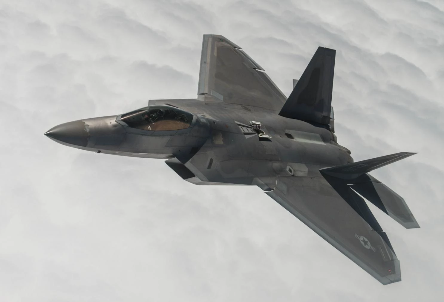 F-22: Οι 2 θανάσιμες αδυναμίες που έχει το stealth μαχητικό των ΗΠΑ (βίντεο)